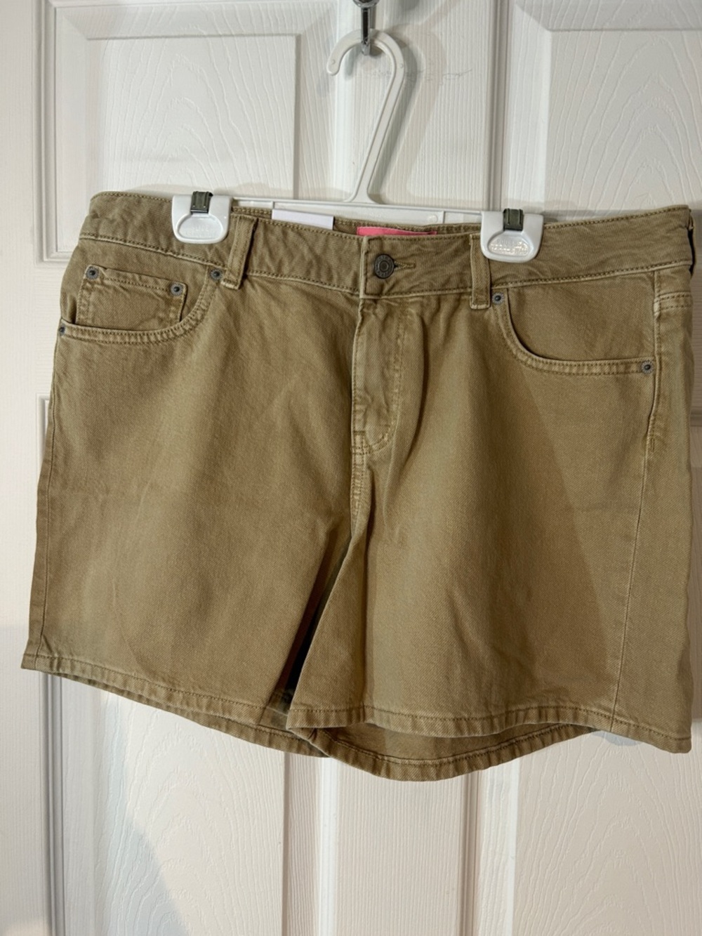 NWT size large JJXX Tan Women's Jean Shorts